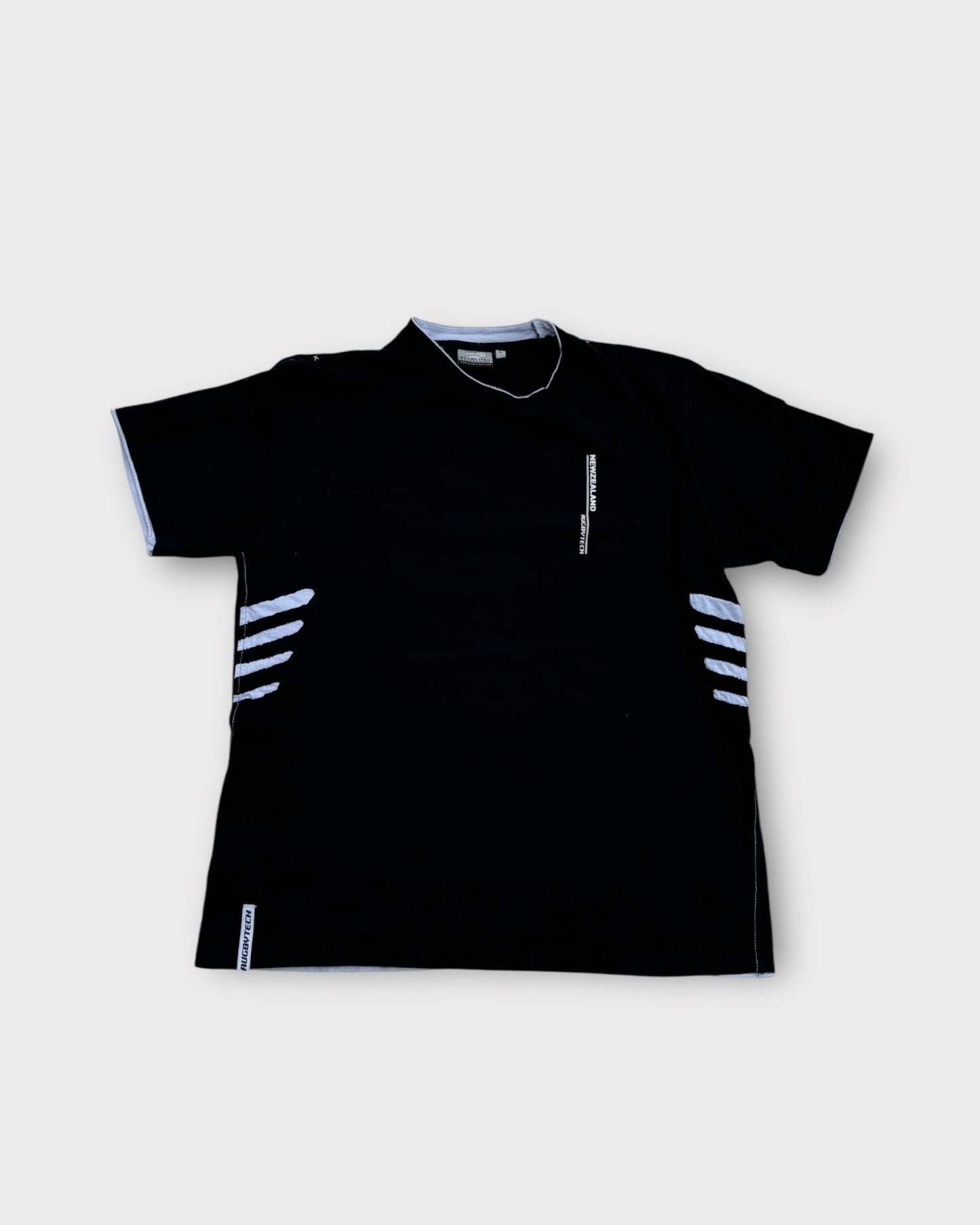 An image of a Allblacks New Zealand Rugbytech Tshirt in size L.