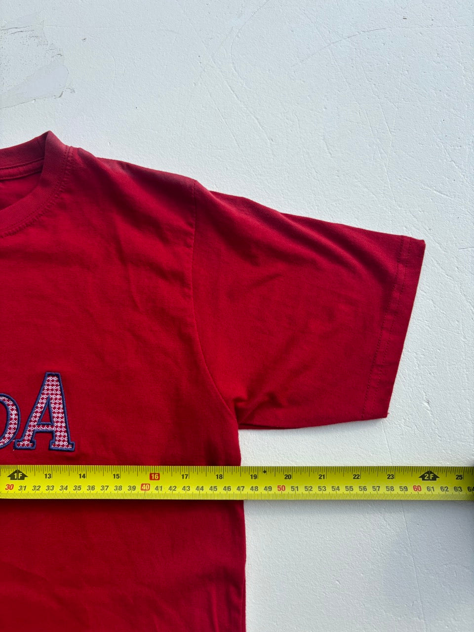 Canada Embroiderd Graphic Tshirt (S)